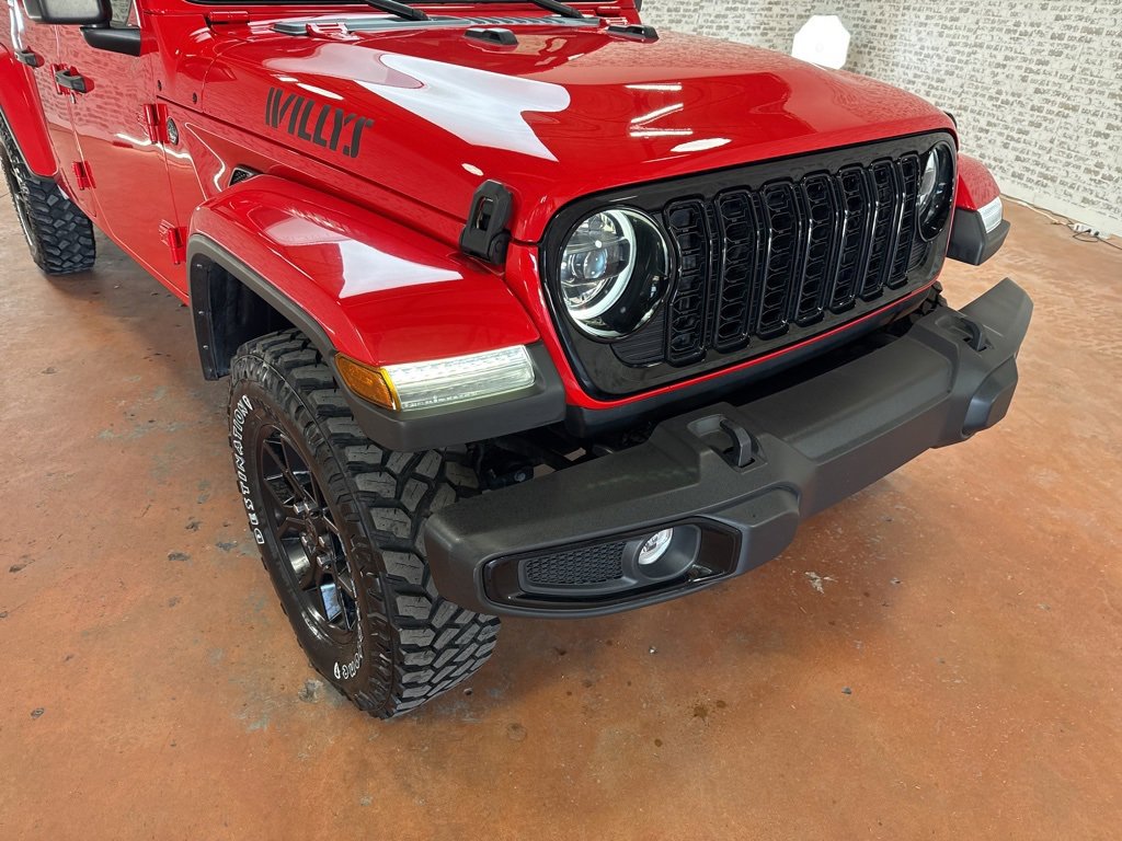 Used 2024 Jeep Gladiator Willys image 9