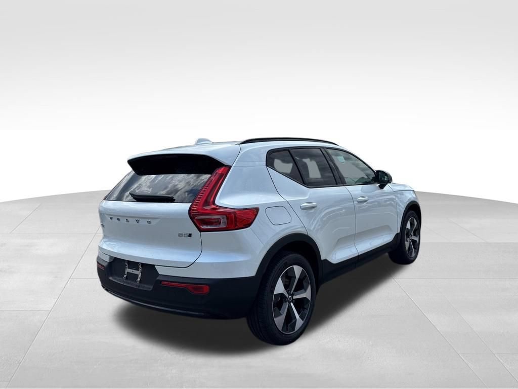 New 2026 Volvo XC40 B5 Core w/ Protection Package Premier AWD/4WD image 6