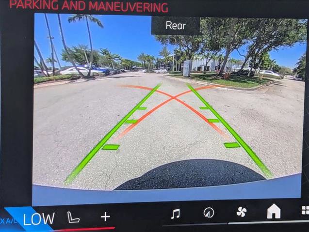 Used 2025 BMW i4 eDrive40 image 14