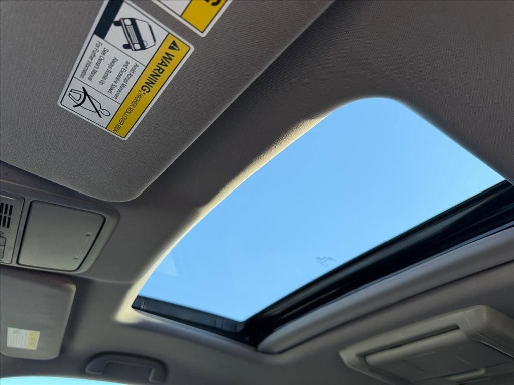 Used 2018 Honda Pilot Touring image 29