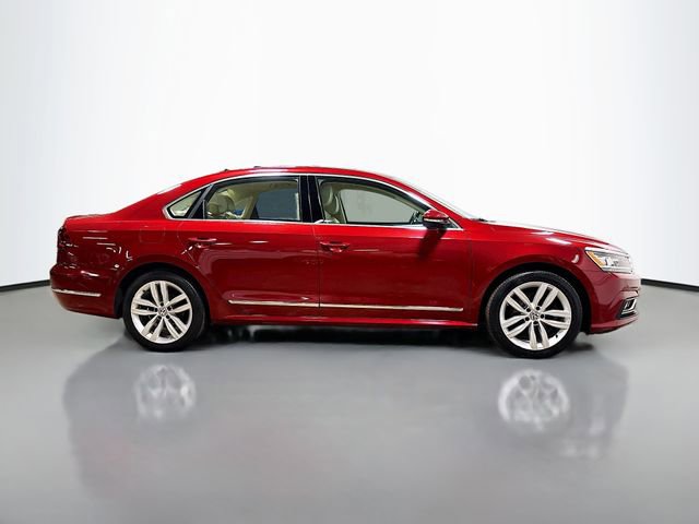 Used 2018 Volkswagen Passat 2.0T SEL Premium image 6