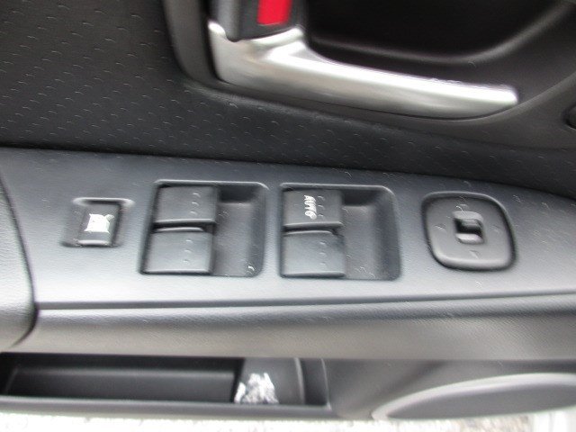 Used 2005 MAZDA MAZDA3 s w/ Moonroof & 6-CD Pkg FWD image 16