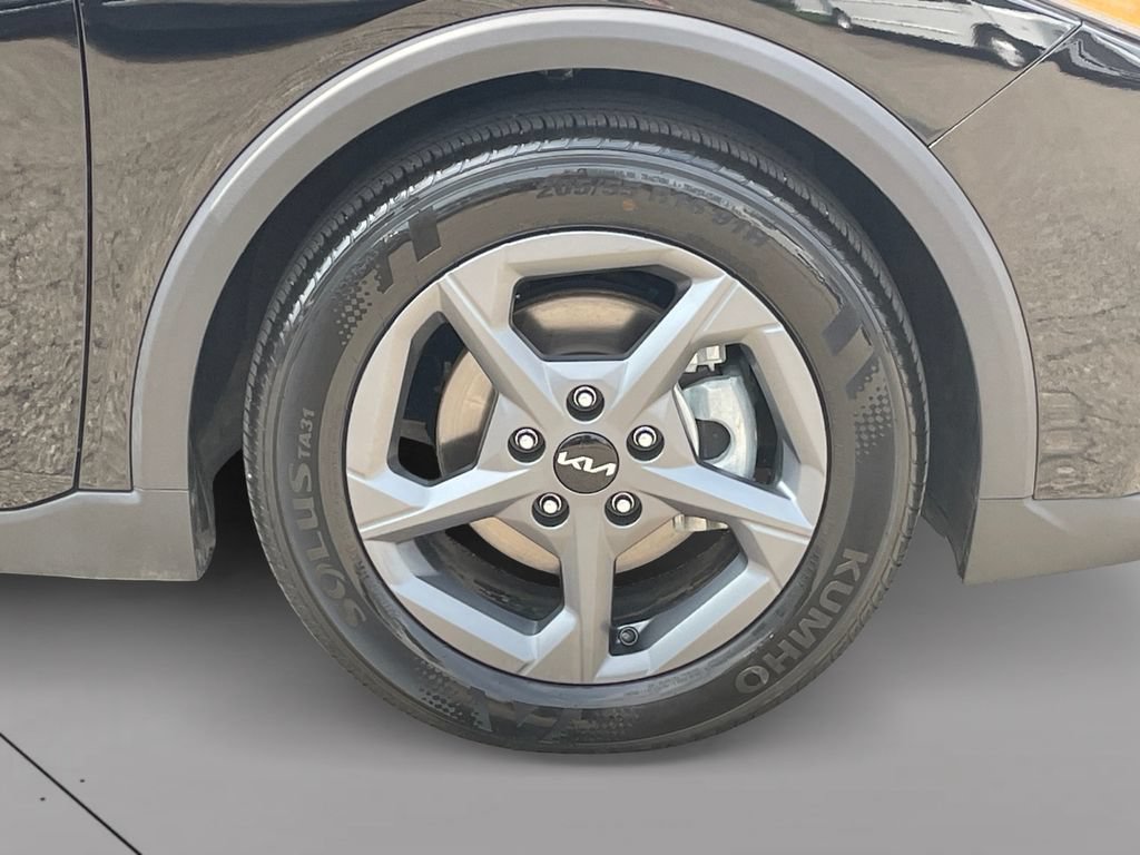 Certified 2025 Kia K4 FWD image 9