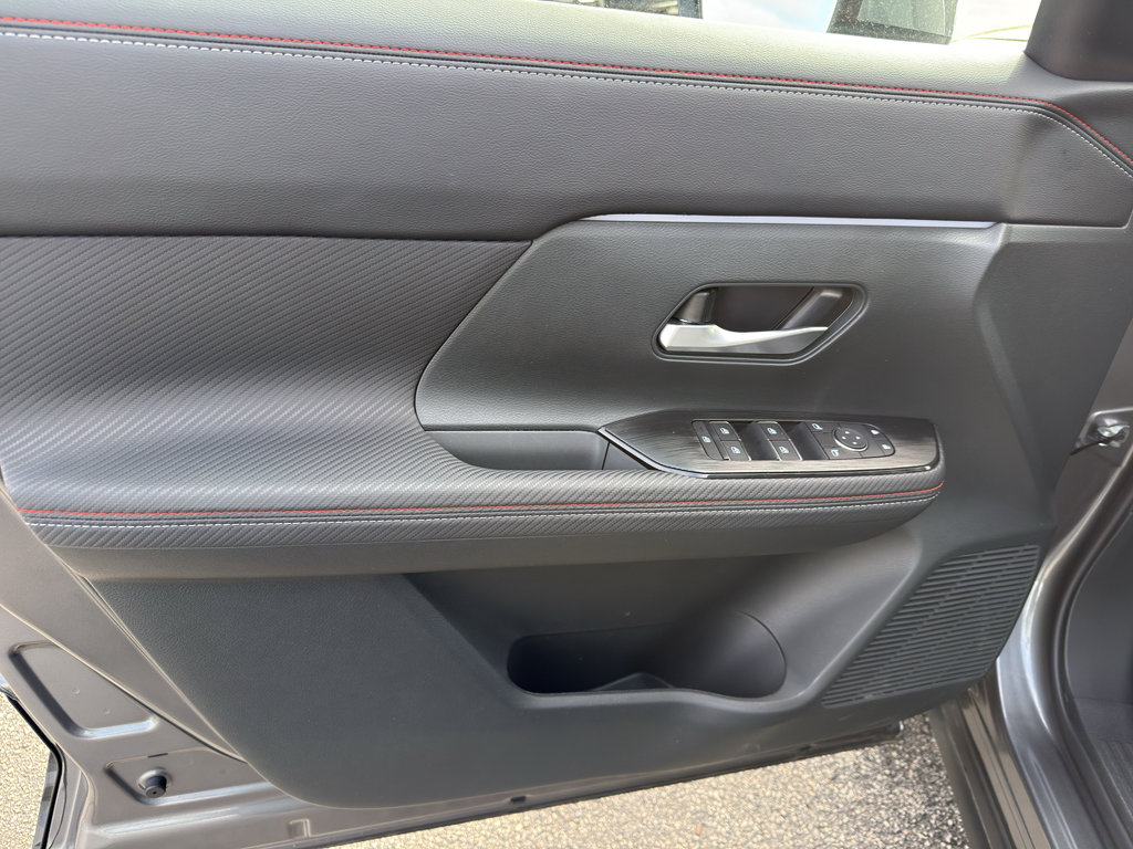 Certified 2025 Nissan Kicks SR AWD/4WD image 13