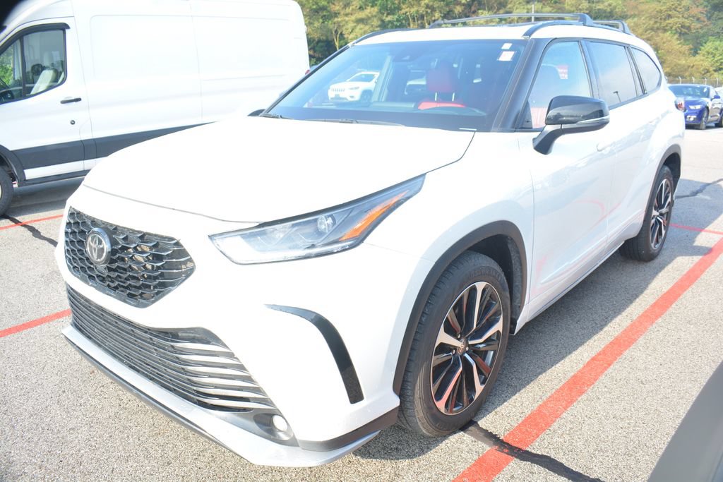 Used 2022 Toyota Highlander XSE
