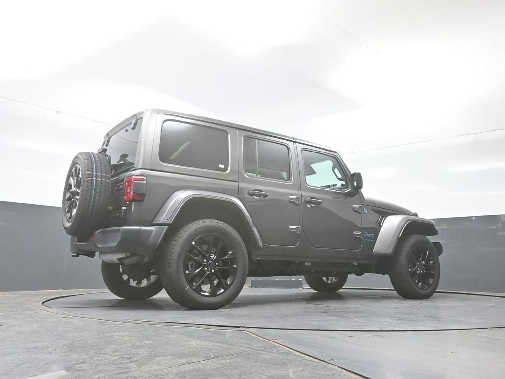 Used 2025 Jeep Wrangler Unlimited Sahara w/ Safety Group AWD/4WD image 23