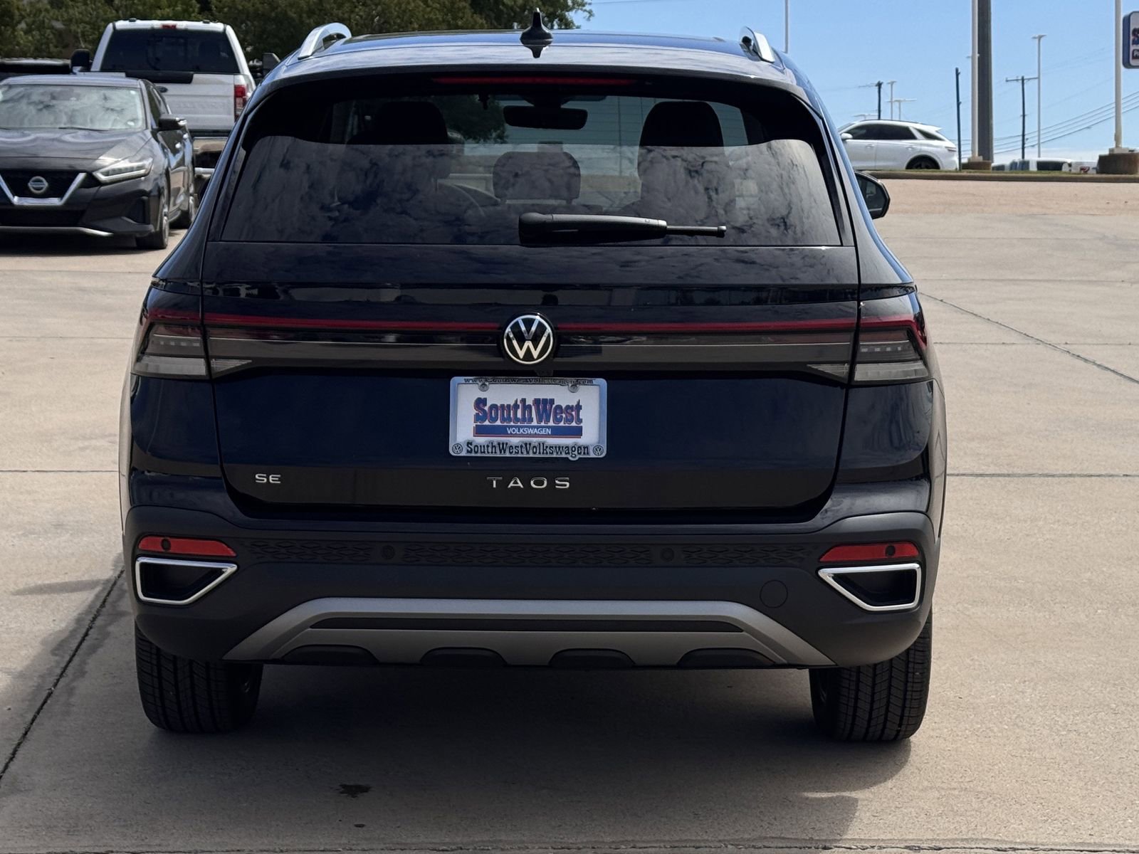 New 2026 Volkswagen Taos SE image 5