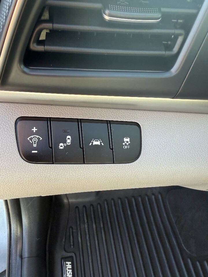 Used 2019 Hyundai Elantra SEL image 11