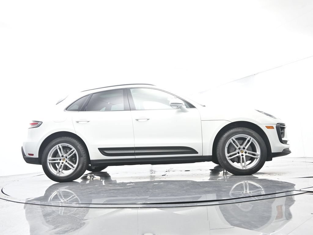 Certified 2022 Porsche Macan AWD/4WD image 52