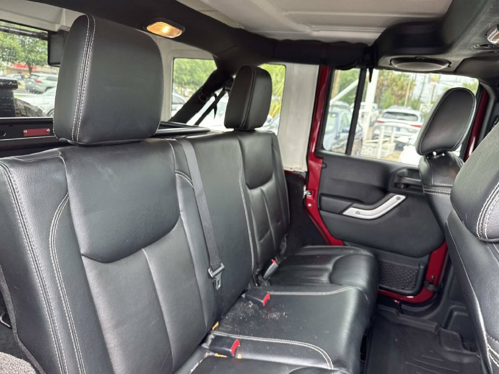 Used 2013 Jeep Wrangler Unlimited Rubicon w/ Connectivity Group AWD/4WD image 10