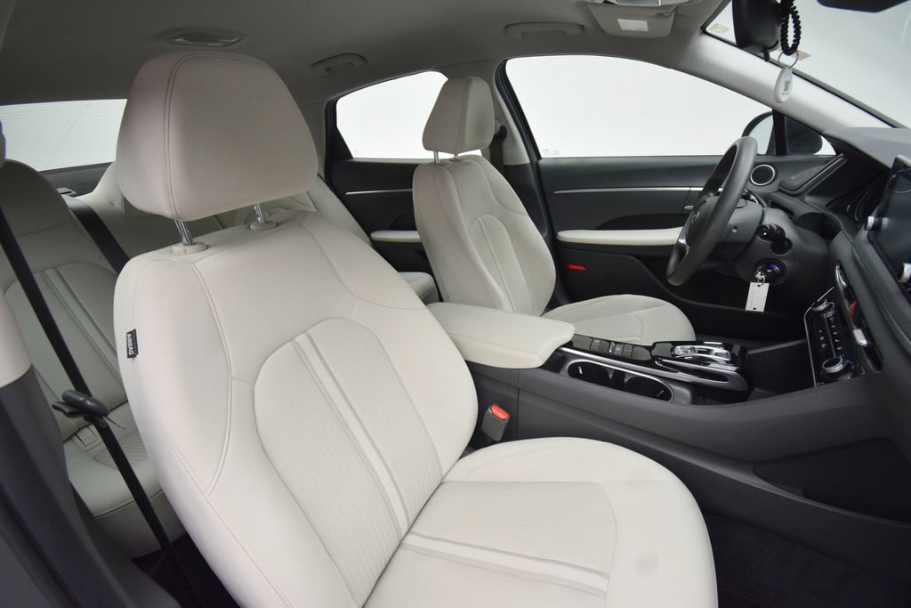Used 2023 Hyundai Sonata SE w/ Cargo Package FWD image 19