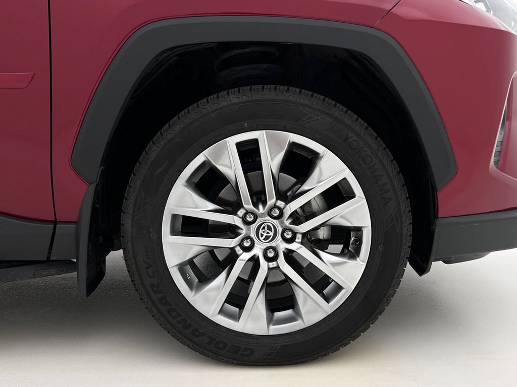 Used 2021 Toyota RAV4 Limited AWD/4WD image 30
