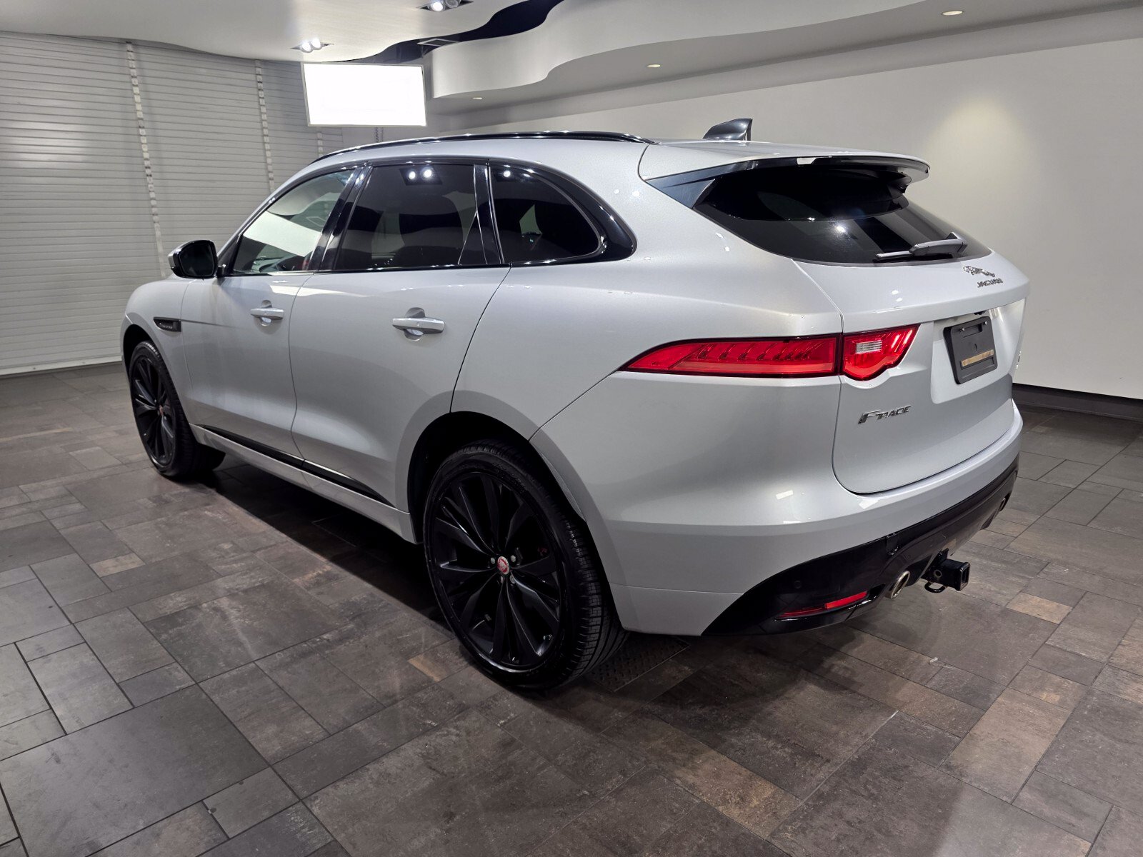 Certified 2020 Jaguar F-PACE S AWD/4WD image 4