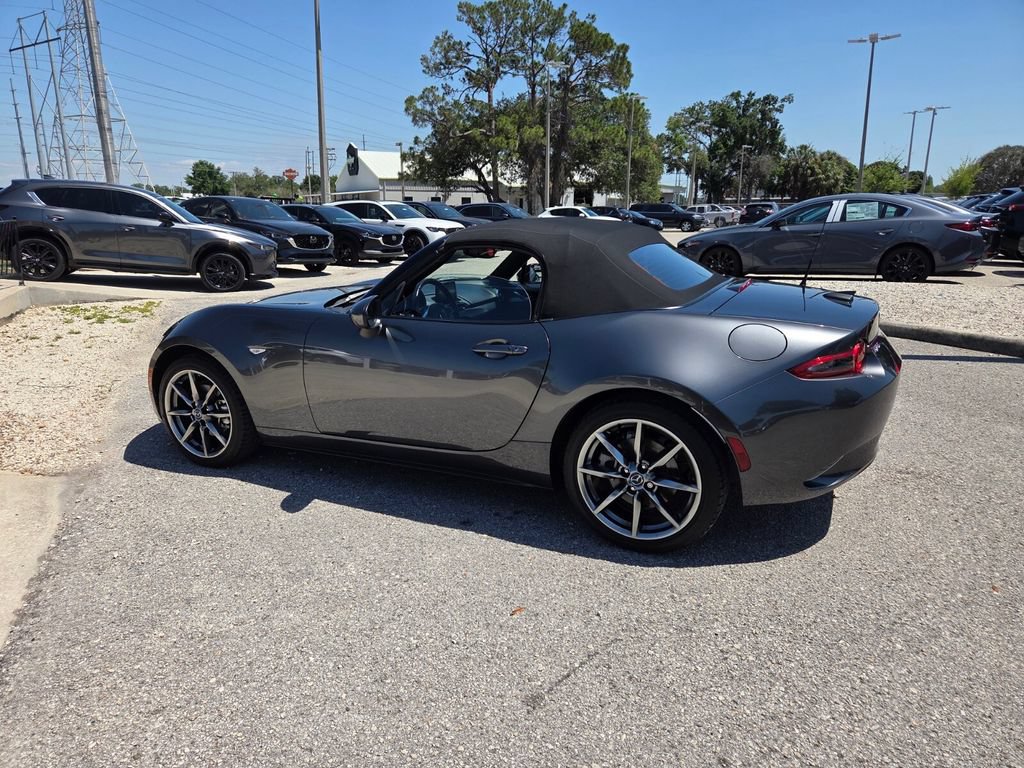 Used 2023 MAZDA MX-5 Miata Grand Touring RWD image 11