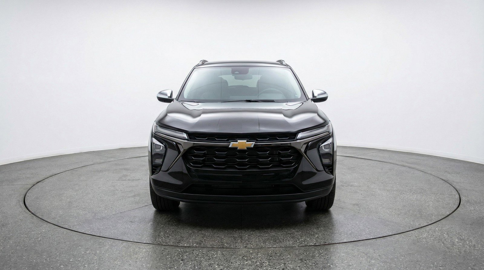 Used 2025 Chevrolet Trax LT image 2