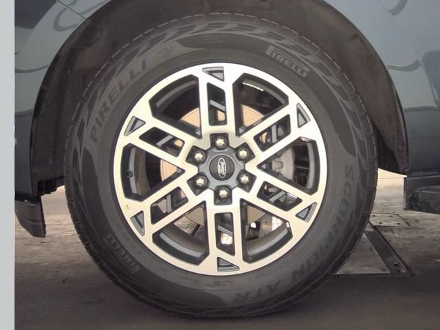 Used 2025 Ford Expedition Active AWD/4WD image 21