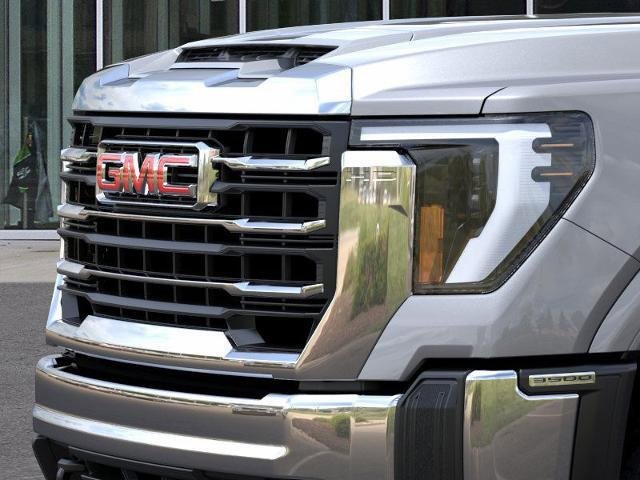 New 2026 GMC Sierra 3500 SLE w/ SLE Convenience Package image 13