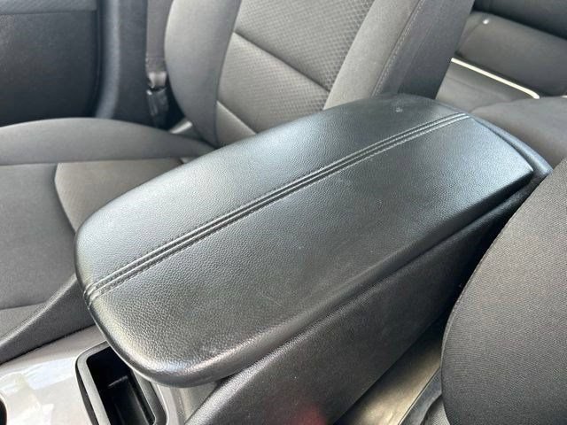 Used 2025 Chevrolet Malibu LT FWD image 32