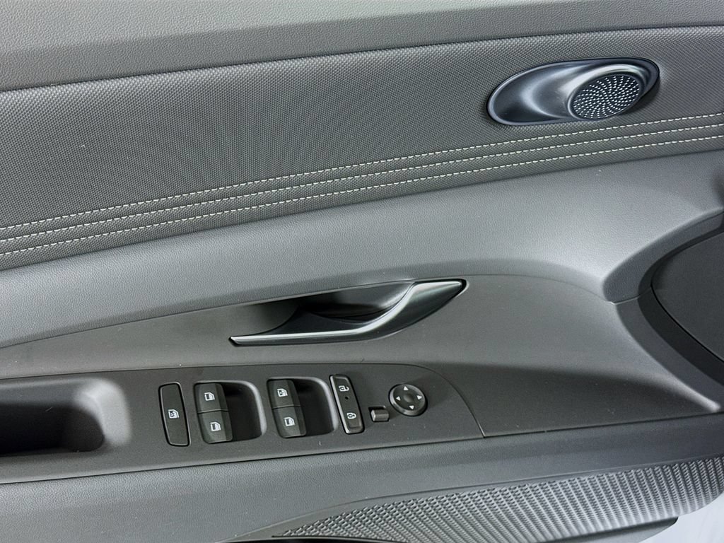Certified 2025 Hyundai Elantra Sport FWD image 22