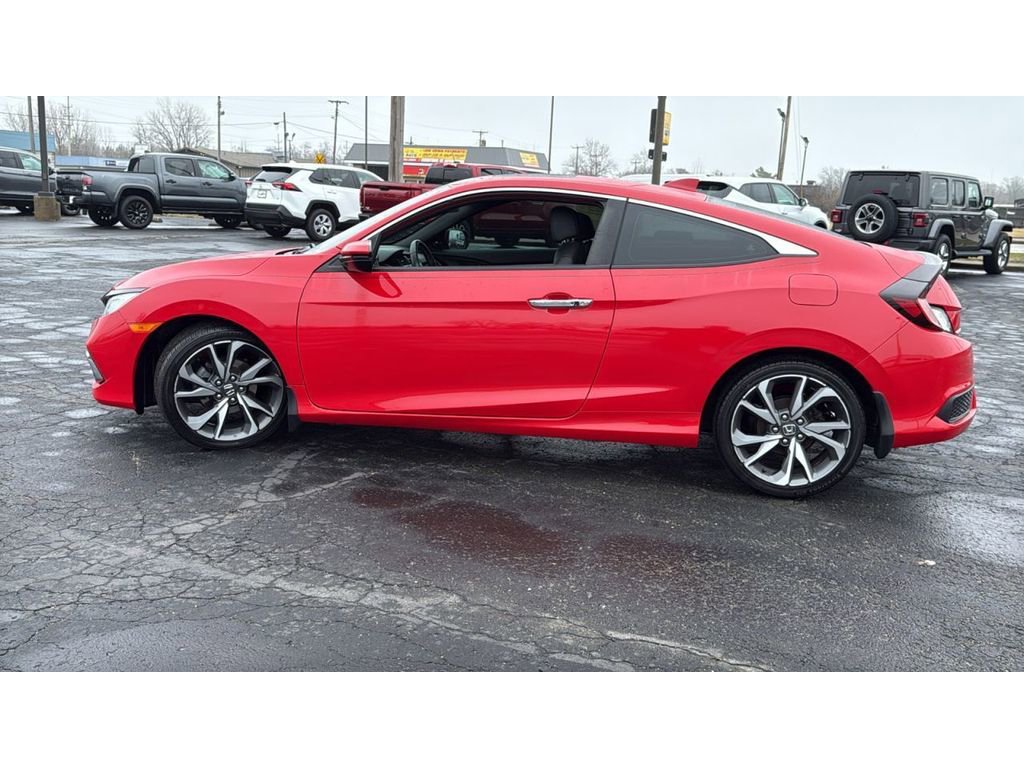 Used 2019 Honda Civic Touring image 4