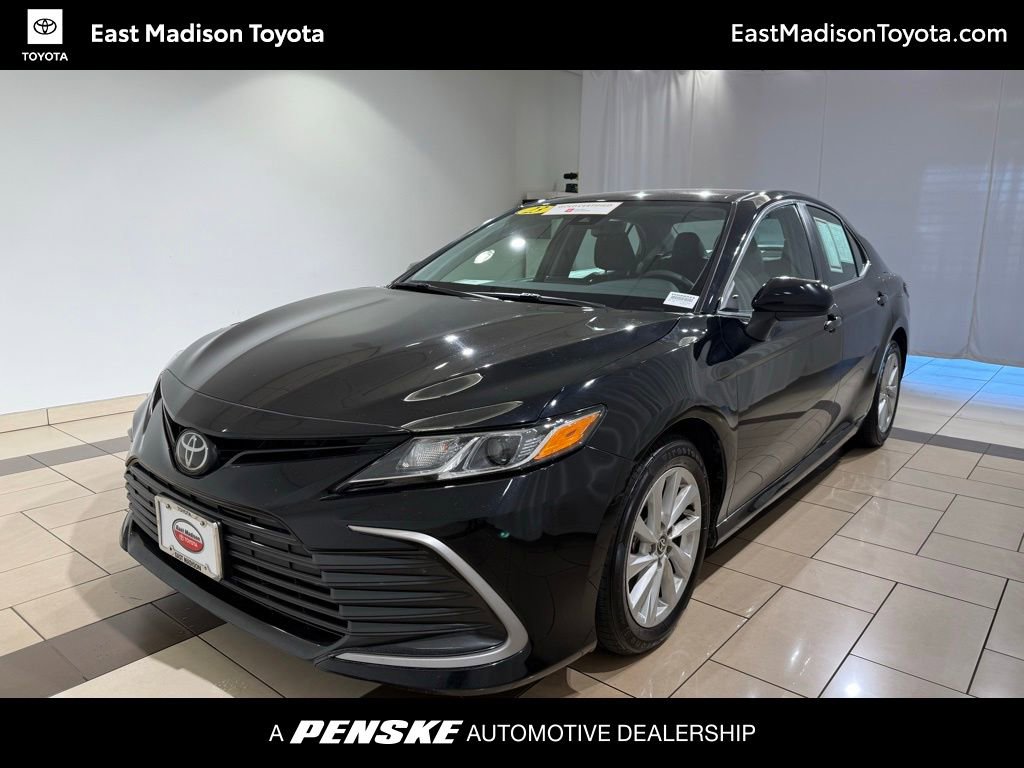 Certified 2023 Toyota Camry LE image 1
