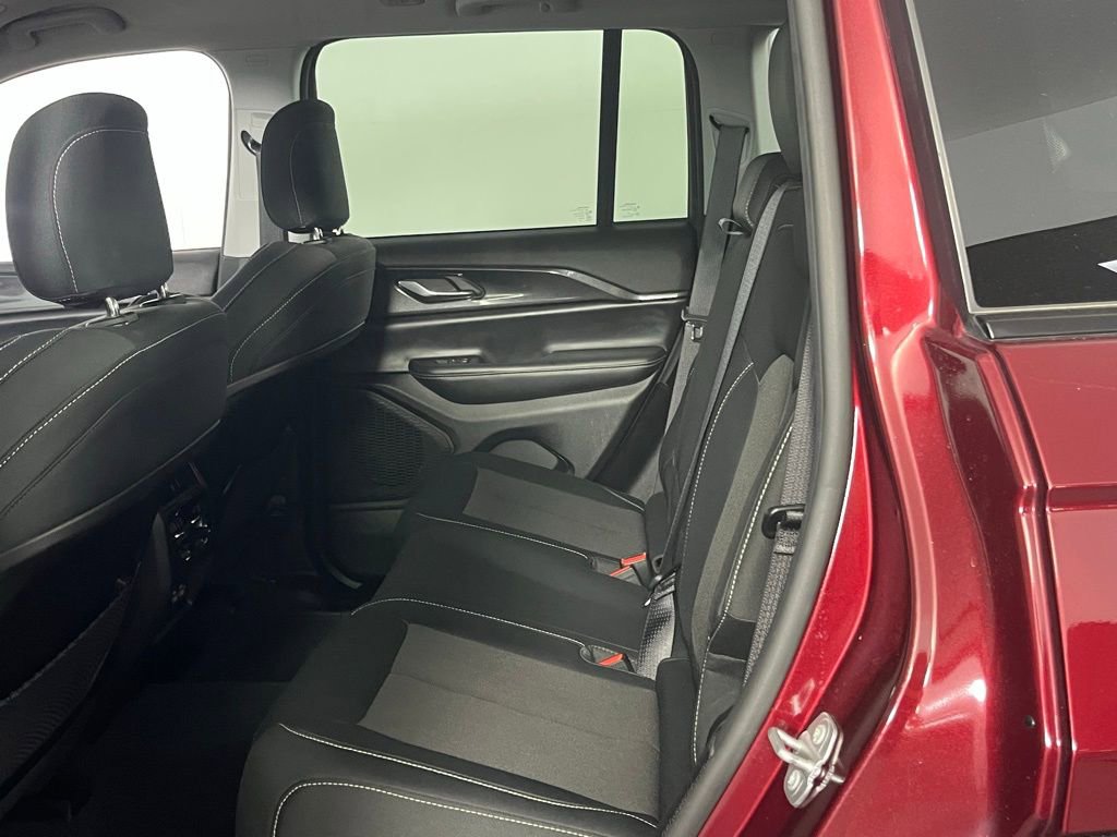 Used 2023 Jeep Grand Cherokee Laredo w/ Luxury Tech Group I image 26