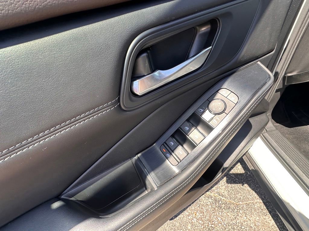 Certified 2022 Nissan Rogue SV w/ SV Premium Package FWD image 14