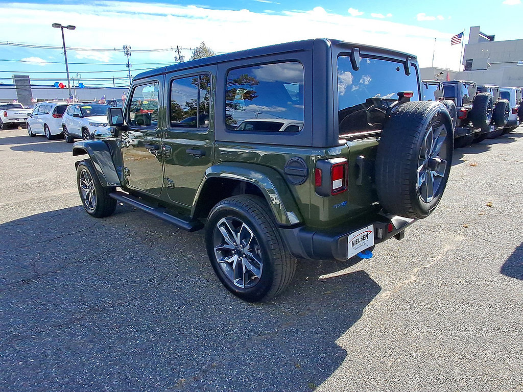 Used 2024 Jeep Wrangler Unlimited w/ Convenience Group AWD/4WD image 28