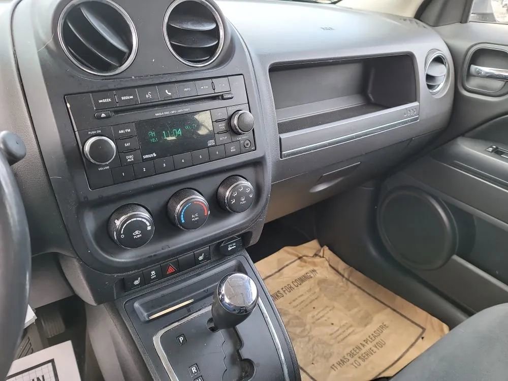 Used 2014 Jeep Patriot Latitude w/ Sun/Sound Group AWD/4WD image 14