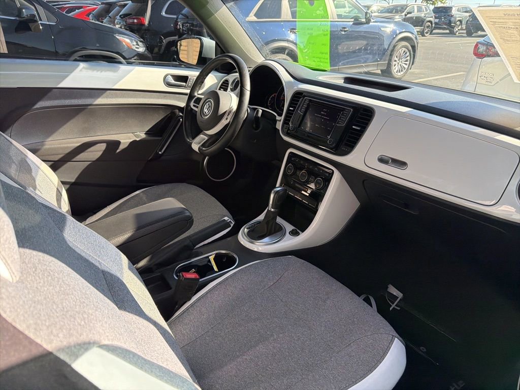 Used 2019 Volkswagen Beetle 2.0T SE image 5