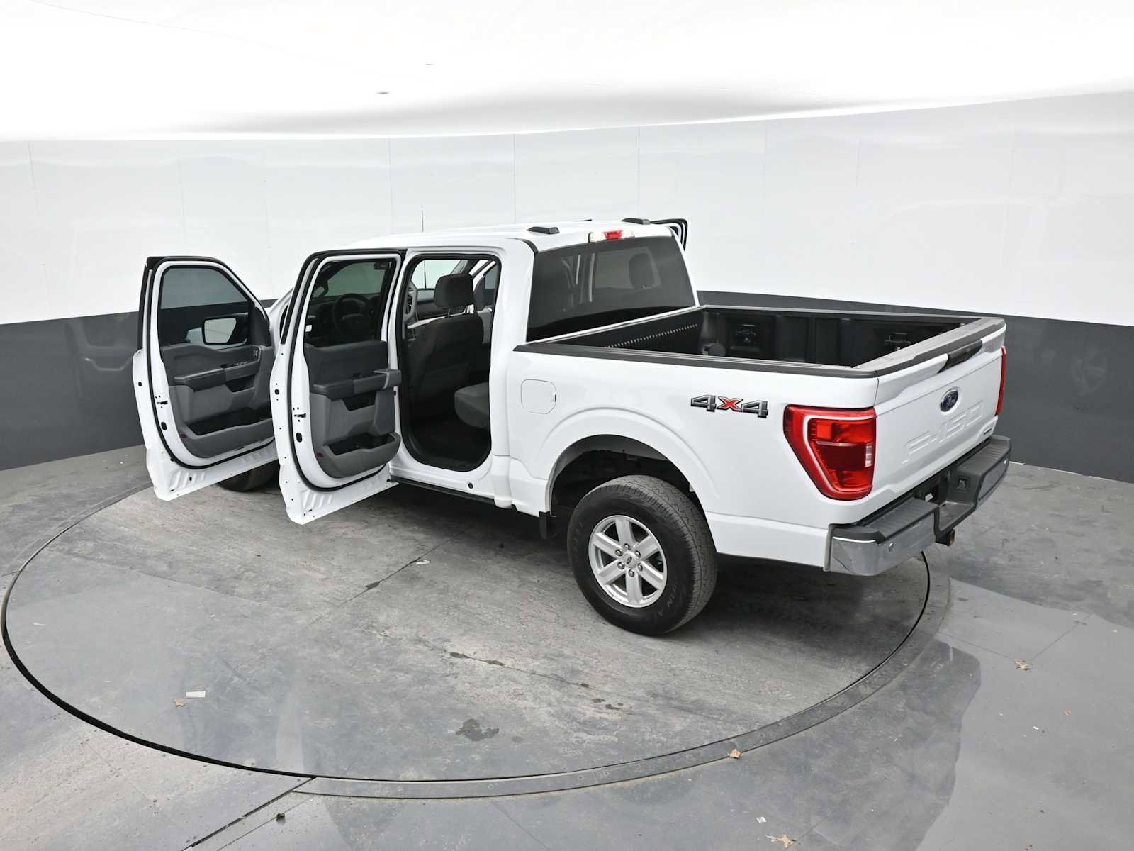 Used 2023 Ford F150 XLT image 49
