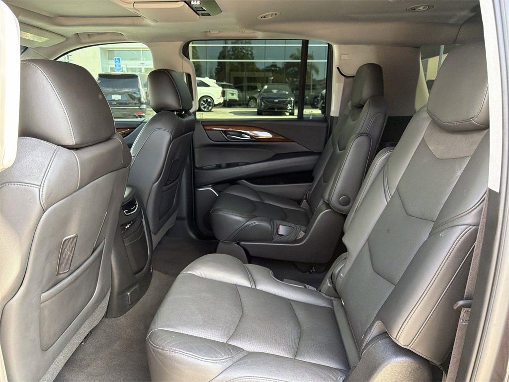 Used 2016 Cadillac Escalade ESV Premium image 25