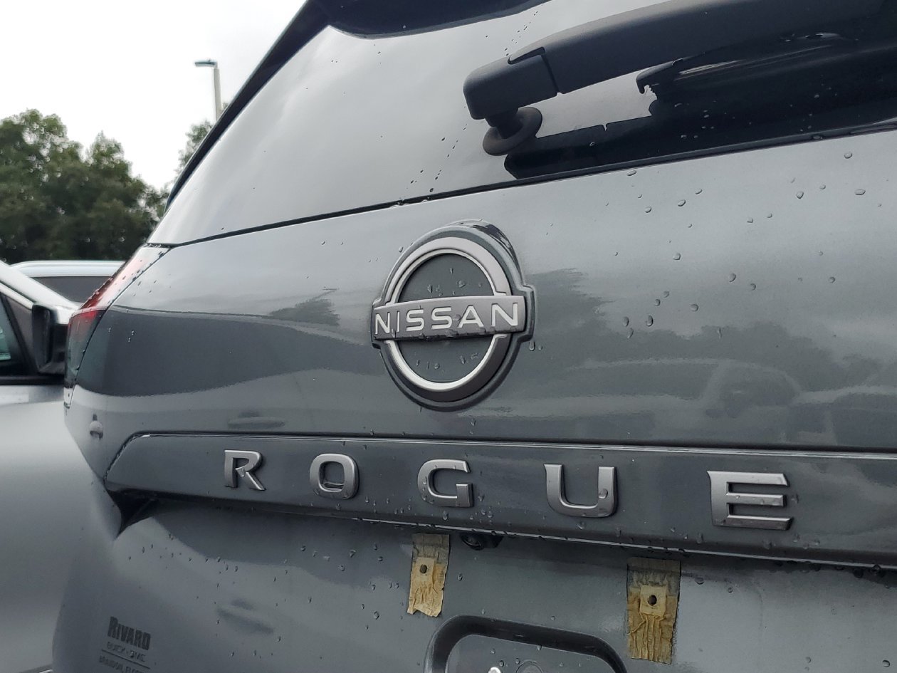 Used 2024 Nissan Rogue SL w/ SL Premium Package FWD image 6