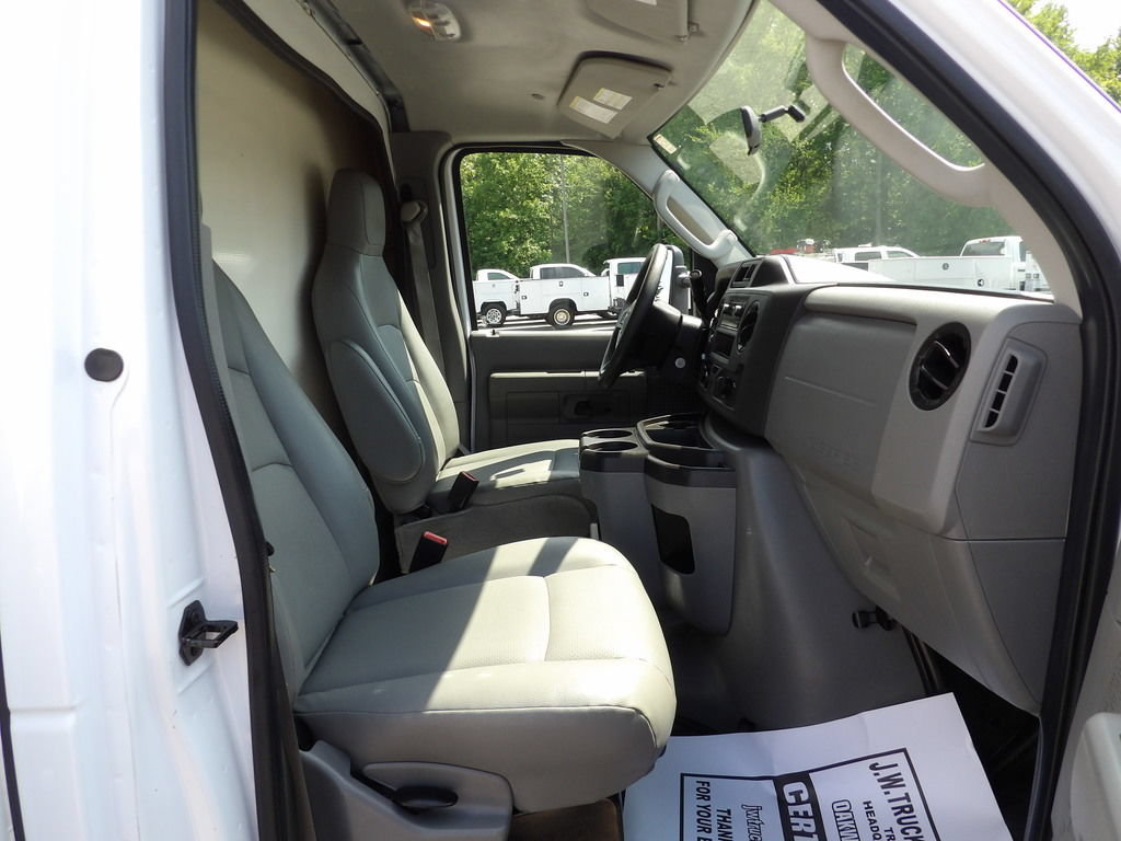 Used 2024 Ford E-450 and Econoline 450 Super Duty w/ Power Windows & Locks Group RWD image 27