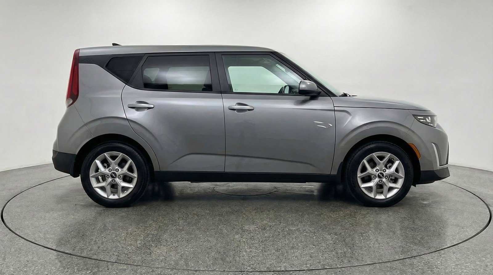 Used 2025 Kia Soul LX w/ LX Technology Package image 11