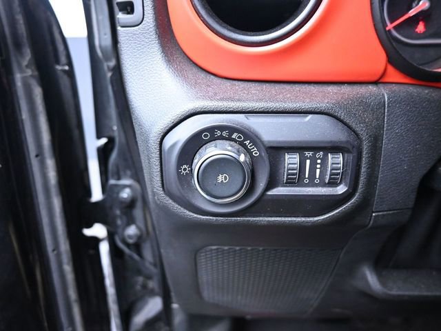 Used 2018 Jeep Wrangler Unlimited Rubicon AWD/4WD image 17