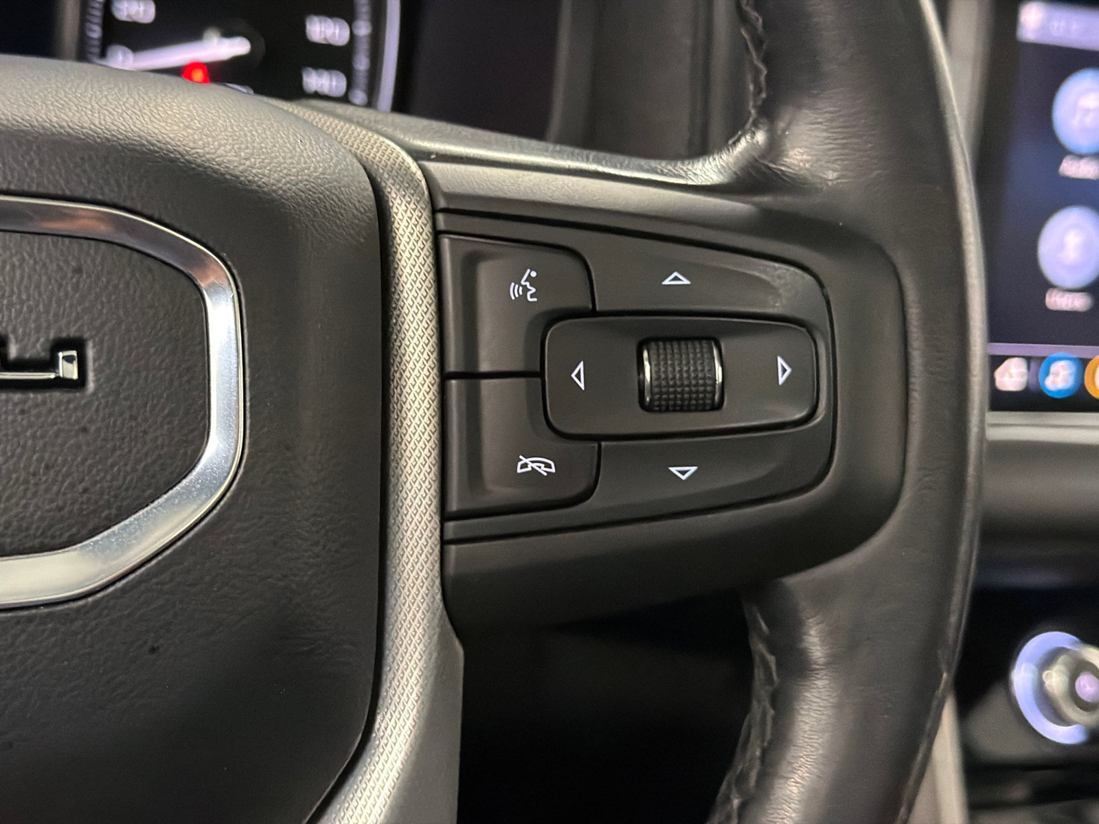 Used 2021 GMC Yukon XL Denali w/ LPO, Illumination Package AWD/4WD image 28