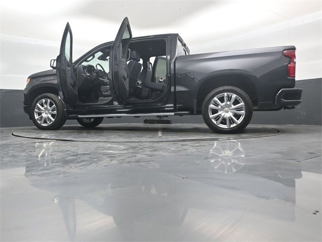 Used 2022 Chevrolet Silverado 1500 High Country w/ High Country Premium Package image 52