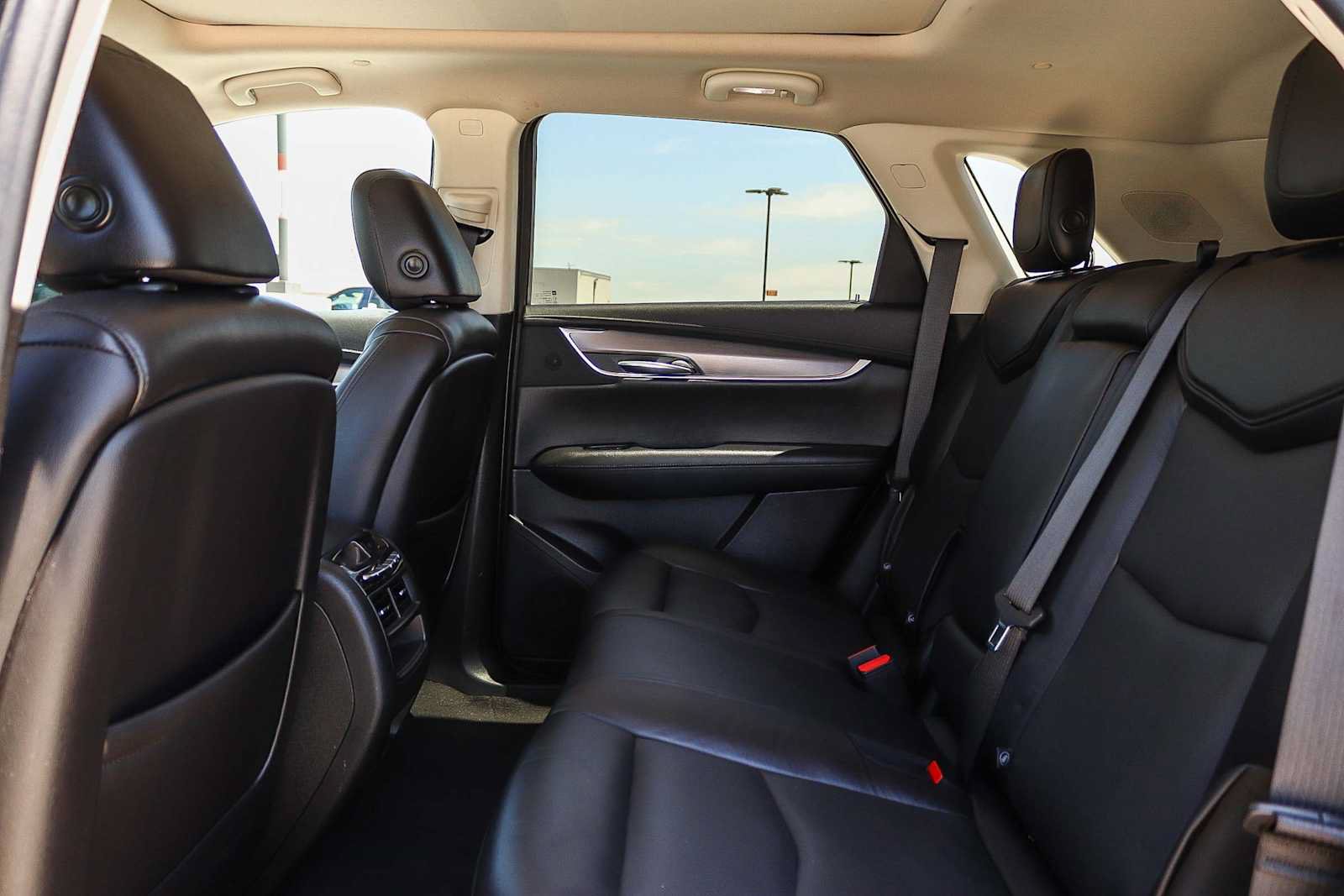 Used 2019 Cadillac XT5 Premium Luxury FWD image 18