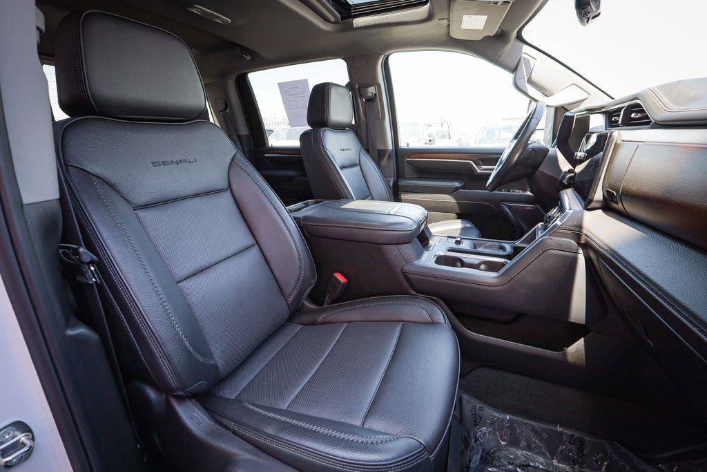 Used 2024 GMC Sierra 3500 Denali w/ Denali Reserve Package image 25