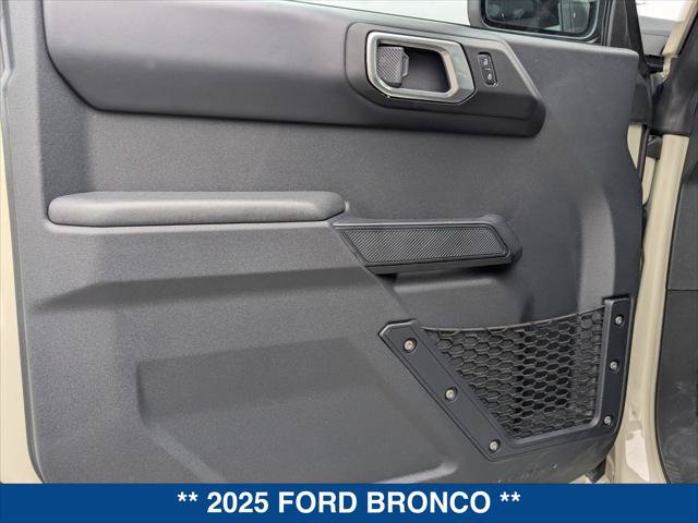 New 2025 Ford Bronco Badlands AWD/4WD image 9