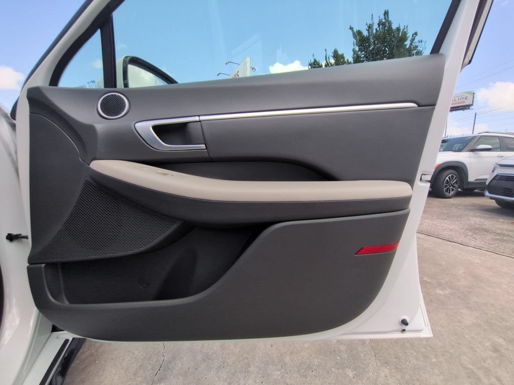 Used 2025 Hyundai Sonata SEL FWD image 32