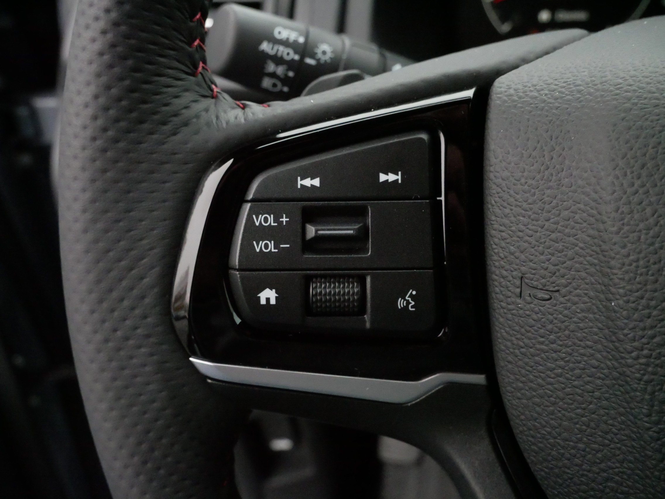 Certified 2025 Honda Ridgeline Black Edition image 26