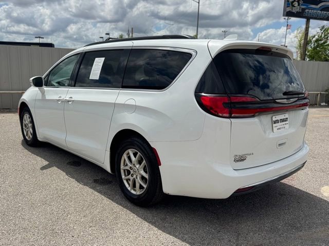 Used 2022 Chrysler Pacifica Touring-L image 4