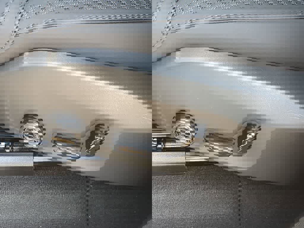 New 2026 Volvo XC60 B5 Plus w/ Protection Package Premier AWD/4WD image 16