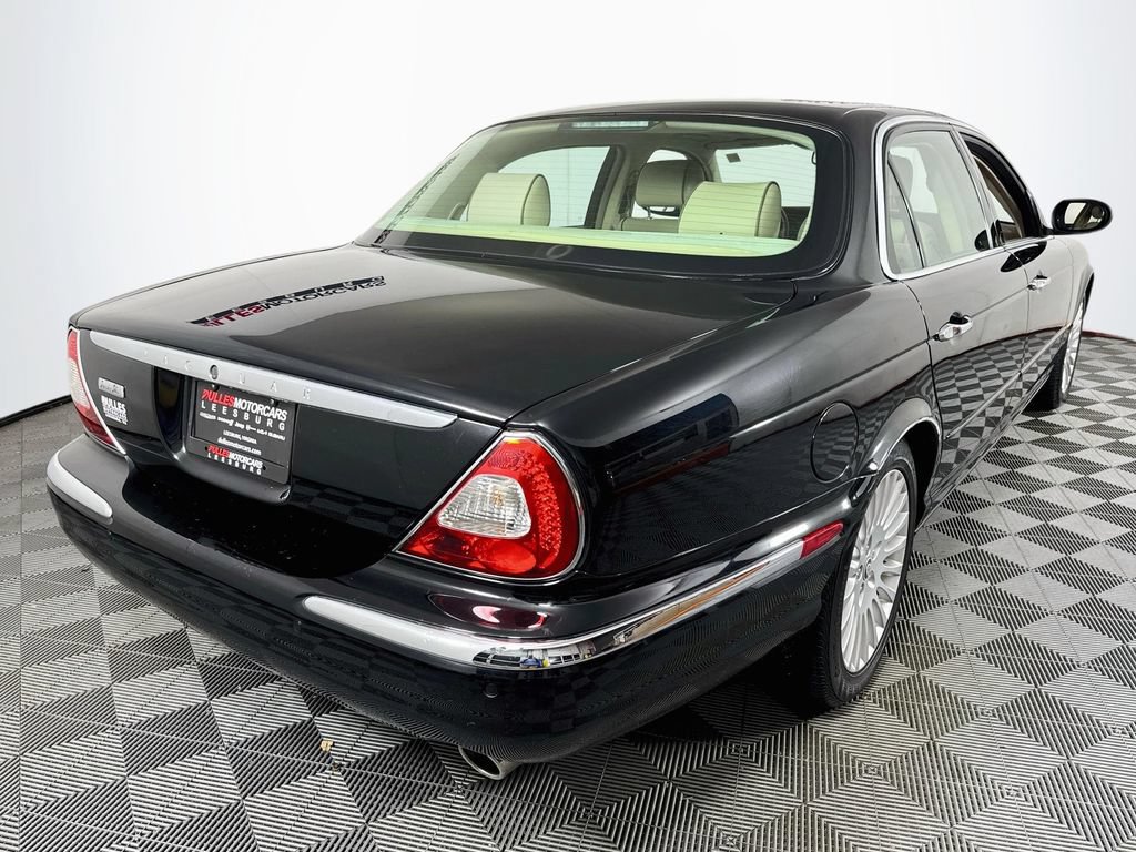 Used 2005 Jaguar XJ8 RWD image 7