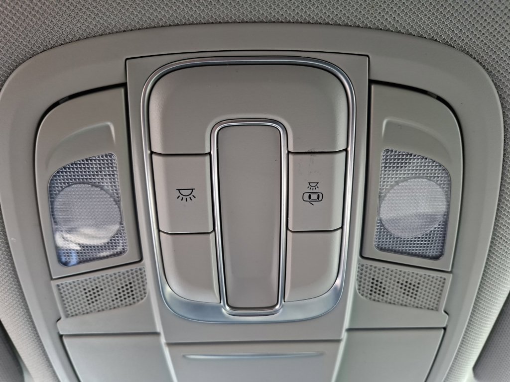 Used 2020 Hyundai Santa Fe SEL w/ Convenience Package FWD image 25
