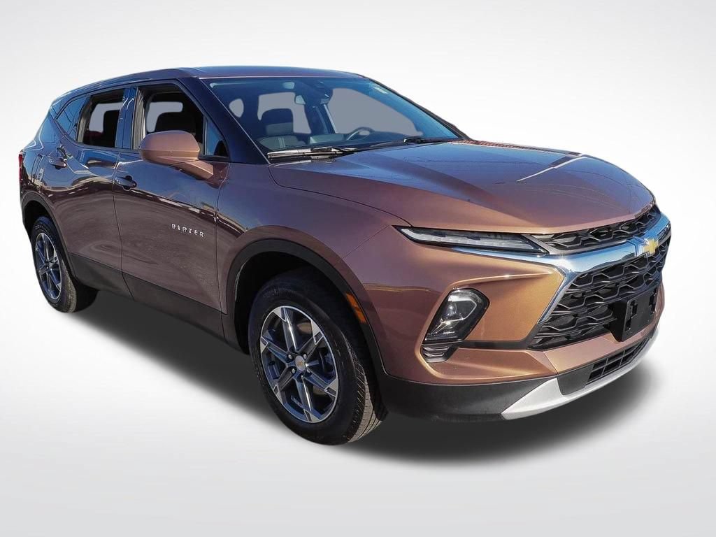 Certified 2023 Chevrolet Blazer LT AWD/4WD image 3