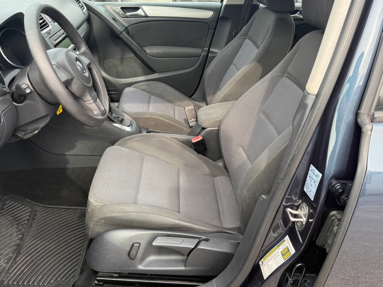 Used 2014 Volkswagen Golf 4-Door image 13