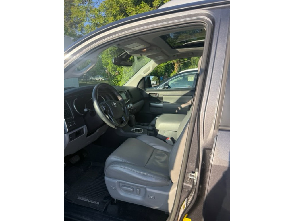 Used 2019 Toyota Sequoia SR5 w/ Premium Package AWD/4WD image 5